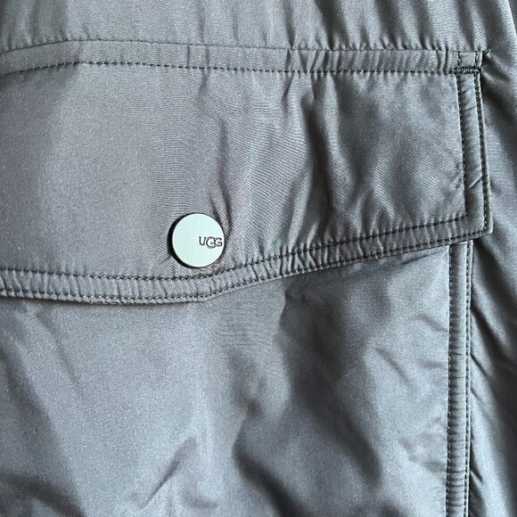 UGG | Men's Ethan Bomber Sherpa Jacket - Picture 11 of 15